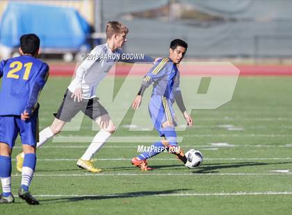 Thumbnail 2 in Santa Rosa vs Foothill (Winter Soccer Classic) photogallery.