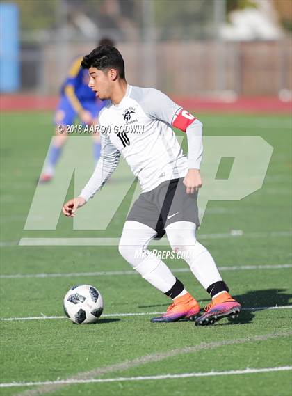 Thumbnail 2 in Santa Rosa vs Foothill (Winter Soccer Classic) photogallery.