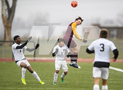 Thumbnail 1 in Windsor vs. Mesa Ridge (CHSAA 4A Playoffs Rd 1) photogallery.
