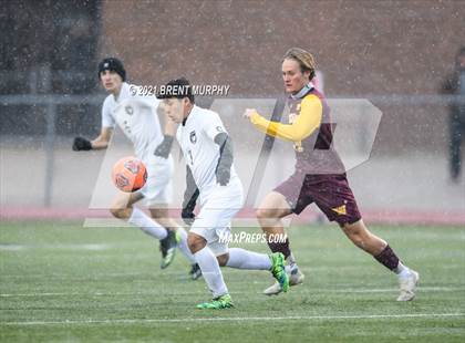 Thumbnail 1 in Windsor vs. Mesa Ridge (CHSAA 4A Playoffs Rd 1) photogallery.