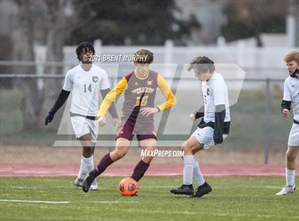 Thumbnail 3 in Windsor vs. Mesa Ridge (CHSAA 4A Playoffs Rd 1) photogallery.