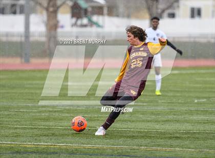 Thumbnail 3 in Windsor vs. Mesa Ridge (CHSAA 4A Playoffs Rd 1) photogallery.