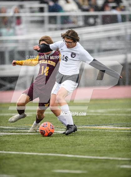 Thumbnail 1 in Windsor vs. Mesa Ridge (CHSAA 4A Playoffs Rd 1) photogallery.