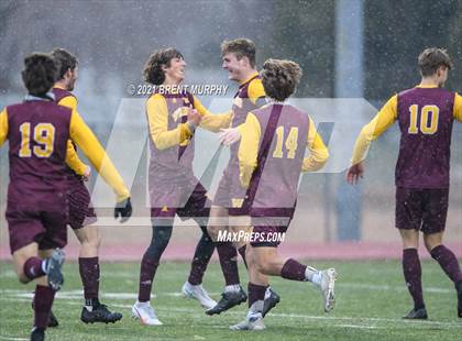 Thumbnail 1 in Windsor vs. Mesa Ridge (CHSAA 4A Playoffs Rd 1) photogallery.