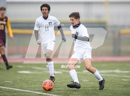 Thumbnail 2 in Windsor vs. Mesa Ridge (CHSAA 4A Playoffs Rd 1) photogallery.
