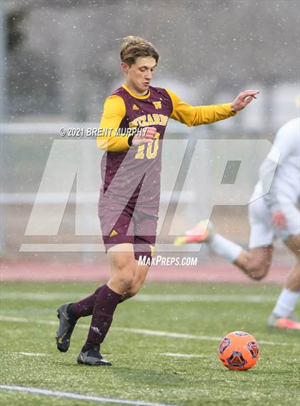 Thumbnail 1 in Windsor vs. Mesa Ridge (CHSAA 4A Playoffs Rd 1) photogallery.