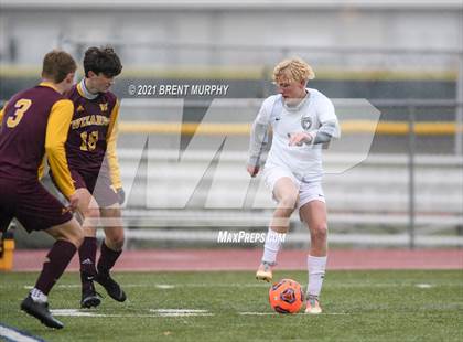 Thumbnail 2 in Windsor vs. Mesa Ridge (CHSAA 4A Playoffs Rd 1) photogallery.