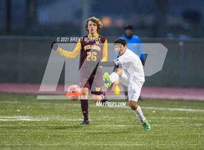 Thumbnail 2 in Windsor vs. Mesa Ridge (CHSAA 4A Playoffs Rd 1) photogallery.