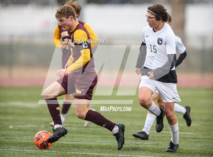 Thumbnail 1 in Windsor vs. Mesa Ridge (CHSAA 4A Playoffs Rd 1) photogallery.