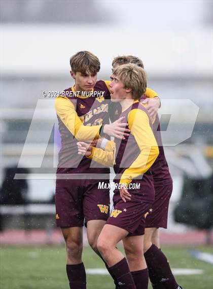 Thumbnail 3 in Windsor vs. Mesa Ridge (CHSAA 4A Playoffs Rd 1) photogallery.