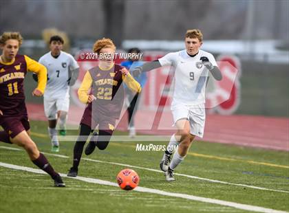 Thumbnail 2 in Windsor vs. Mesa Ridge (CHSAA 4A Playoffs Rd 1) photogallery.