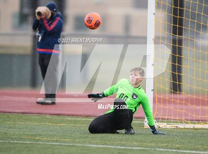 Thumbnail 1 in Windsor vs. Mesa Ridge (CHSAA 4A Playoffs Rd 1) photogallery.