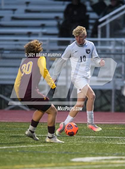 Thumbnail 1 in Windsor vs. Mesa Ridge (CHSAA 4A Playoffs Rd 1) photogallery.