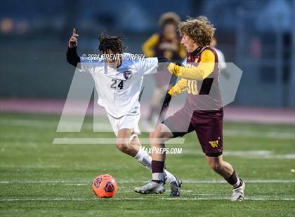 Thumbnail 2 in Windsor vs. Mesa Ridge (CHSAA 4A Playoffs Rd 1) photogallery.