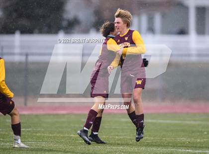 Thumbnail 2 in Windsor vs. Mesa Ridge (CHSAA 4A Playoffs Rd 1) photogallery.