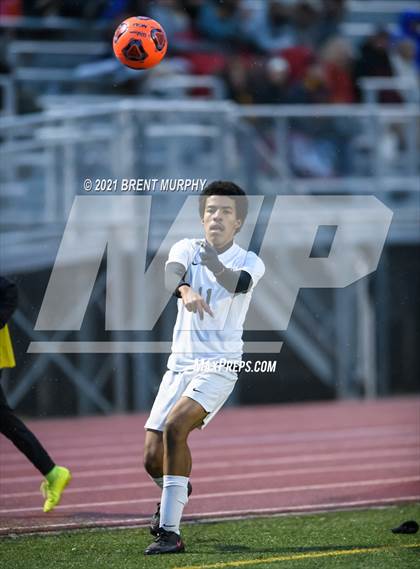 Thumbnail 2 in Windsor vs. Mesa Ridge (CHSAA 4A Playoffs Rd 1) photogallery.