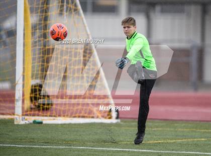 Thumbnail 1 in Windsor vs. Mesa Ridge (CHSAA 4A Playoffs Rd 1) photogallery.