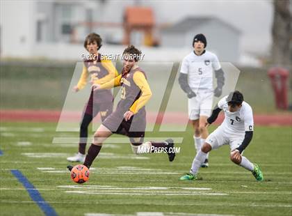 Thumbnail 2 in Windsor vs. Mesa Ridge (CHSAA 4A Playoffs Rd 1) photogallery.