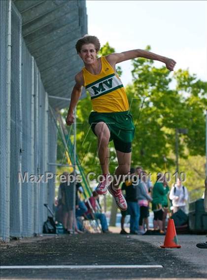 Thumbnail 2 in True Team Section 6AAA (Boys Long and Triple Jump) photogallery.