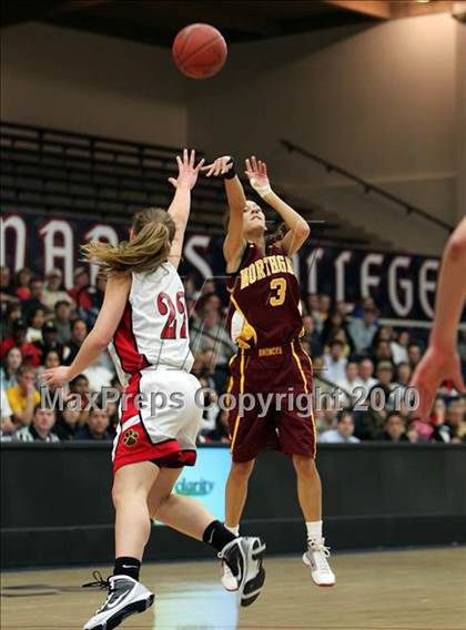 Thumbnail 2 in Carondelet vs. Northgate (CIF NCS D2 Final) photogallery.