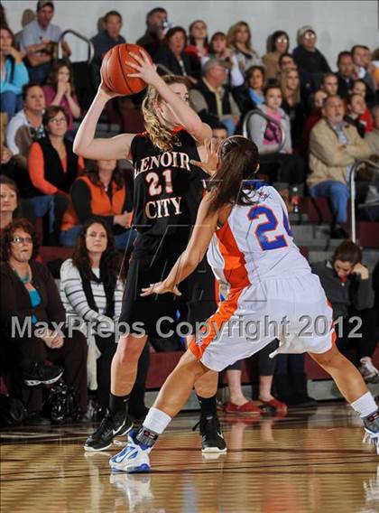 Thumbnail 3 in Lenoir City vs William Blount (4AAA Round 2 Playoff) photogallery.
