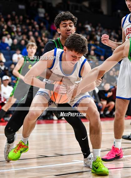 Thumbnail 3 in Los Alamitos vs. Mira Costa (CIF SS DIV 1 Championship) photogallery.
