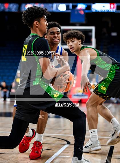 Thumbnail 3 in Los Alamitos vs. Mira Costa (CIF SS DIV 1 Championship) photogallery.