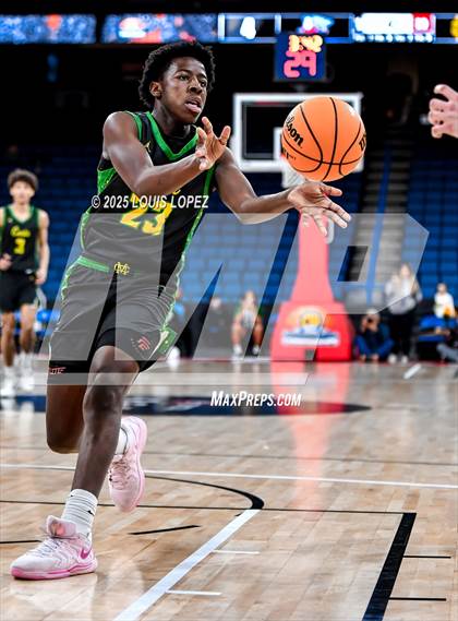 Thumbnail 3 in Los Alamitos vs. Mira Costa (CIF SS DIV 1 Championship) photogallery.