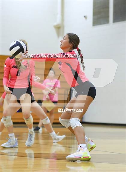 Thumbnail 3 in White Oak @ Croatan photogallery.