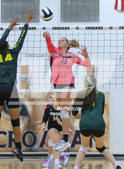Thumbnail 3 in White Oak @ Croatan photogallery.
