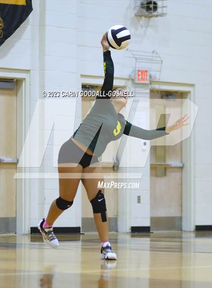 Thumbnail 1 in White Oak @ Croatan photogallery.