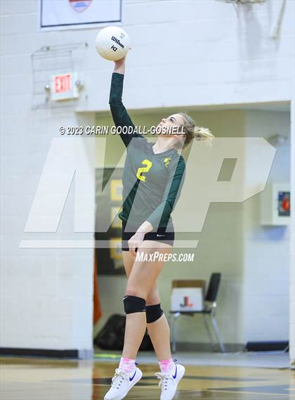 Thumbnail 3 in White Oak @ Croatan photogallery.