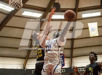 Thumbnail 3 in Roselle Catholic vs Ranney (Jersey Shore Challenge photogallery.