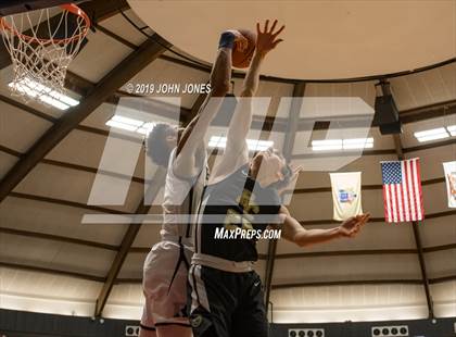 Thumbnail 3 in Roselle Catholic vs Ranney (Jersey Shore Challenge photogallery.