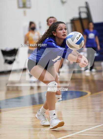 Thumbnail 3 in Lincoln @ Shenango photogallery.