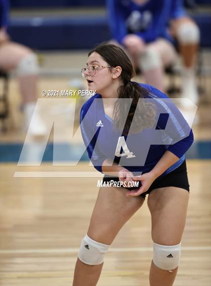 Thumbnail 2 in Lincoln @ Shenango photogallery.