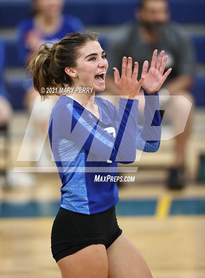 Thumbnail 1 in Lincoln @ Shenango photogallery.
