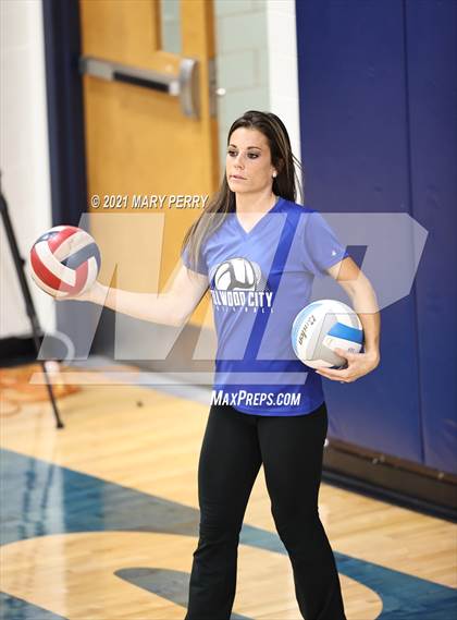 Thumbnail 2 in Lincoln @ Shenango photogallery.