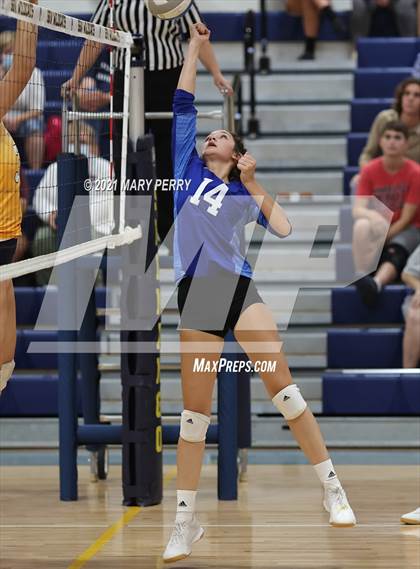 Thumbnail 2 in Lincoln @ Shenango photogallery.