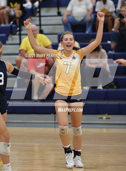 Thumbnail 3 in Lincoln @ Shenango photogallery.