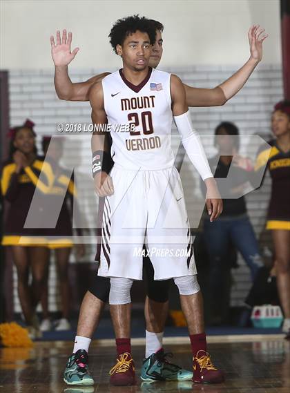 Thumbnail 2 in Scarsdale vs Mt. Vernon (Section 1 Class AA Quarter Final) photogallery.
