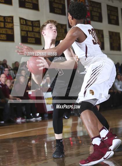 Thumbnail 3 in Scarsdale vs Mt. Vernon (Section 1 Class AA Quarter Final) photogallery.