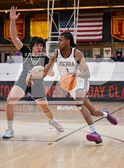 Thumbnail 1 in JSerra Catholic vs. Eastside Catholic (Torrey Pines Holiday Classic) photogallery.