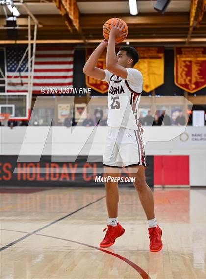 Thumbnail 2 in JSerra Catholic vs. Eastside Catholic (Torrey Pines Holiday Classic) photogallery.