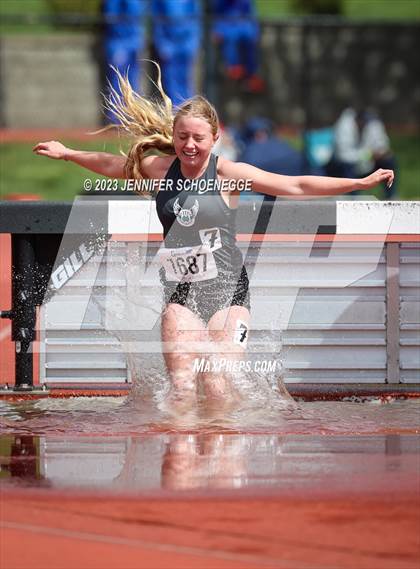 Thumbnail 1 in Eastern Relays Meet (Steeplechase) photogallery.