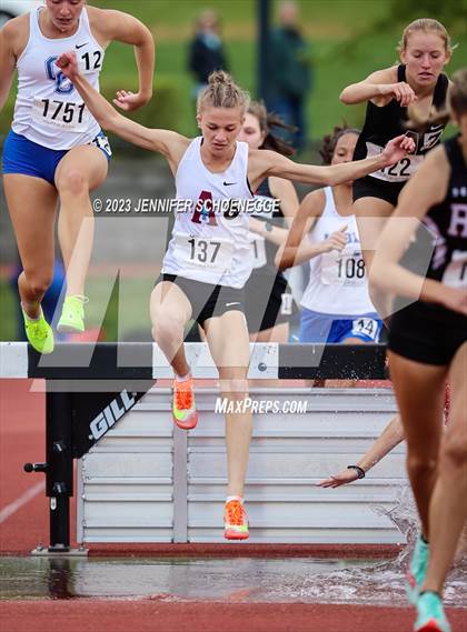 Thumbnail 1 in Eastern Relays Meet (Steeplechase) photogallery.