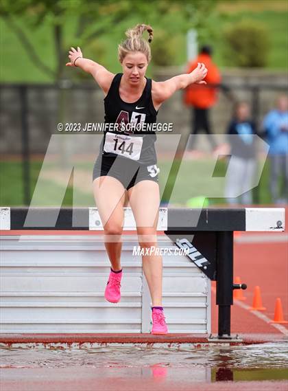 Thumbnail 3 in Eastern Relays Meet (Steeplechase) photogallery.