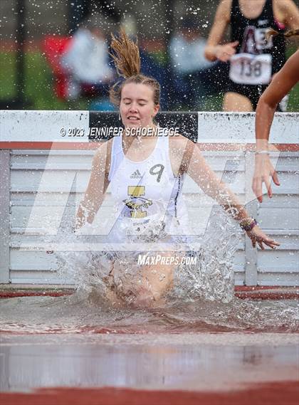 Thumbnail 1 in Eastern Relays Meet (Steeplechase) photogallery.