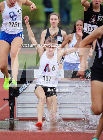 Thumbnail 3 in Eastern Relays Meet (Steeplechase) photogallery.