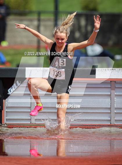 Thumbnail 2 in Eastern Relays Meet (Steeplechase) photogallery.